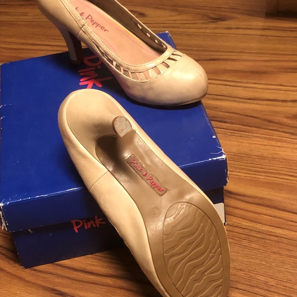 Pink & Pepper Dress Heels - Picture 2 of 3
